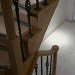 moldern stair design with iron spidles